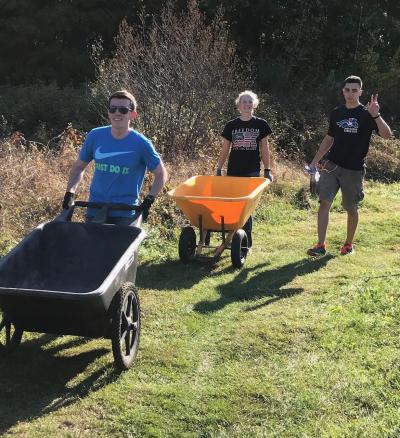 UNH ROTC volunteers