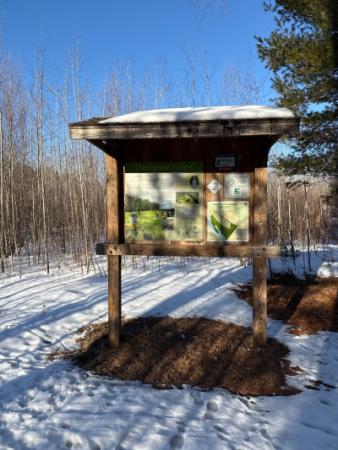 Information Kiosk at entrance of Thompson Forest, February 2025 (Photo credit: Veronique Ludington)